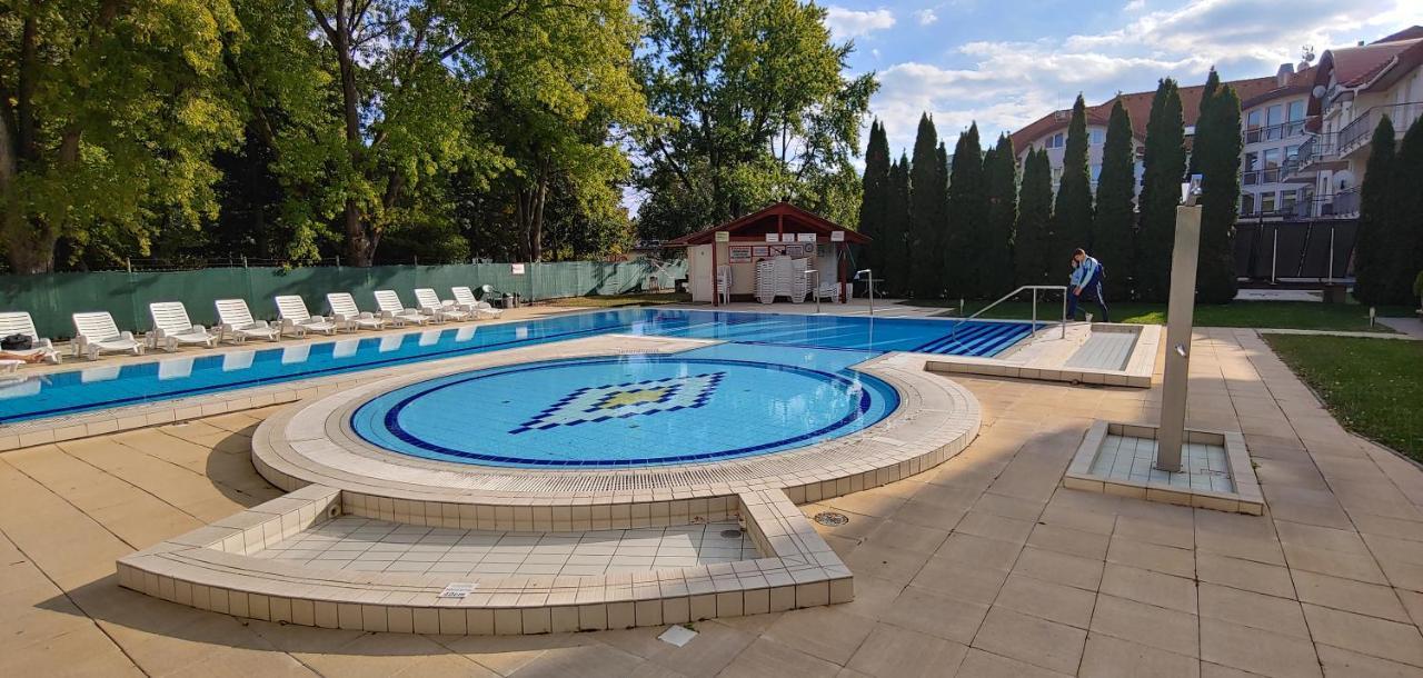 Panorama Lux Wellness Apartman Хайдусобосло Экстерьер фото