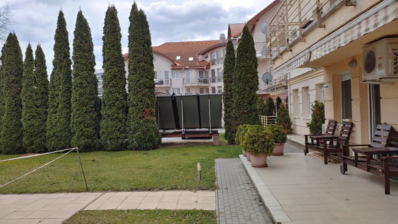 Panorama Lux Wellness Apartman Хайдусобосло Экстерьер фото