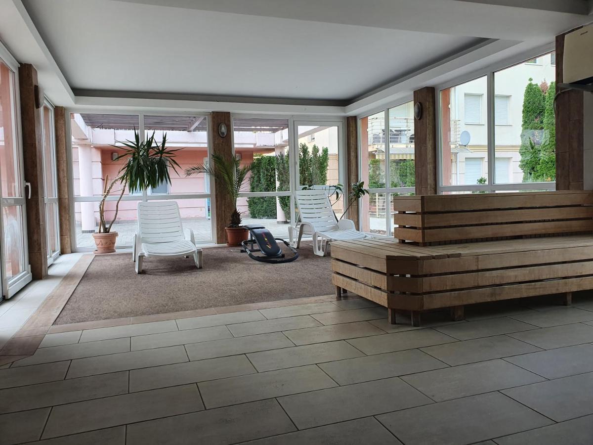 Panorama Lux Wellness Apartman Хайдусобосло Экстерьер фото